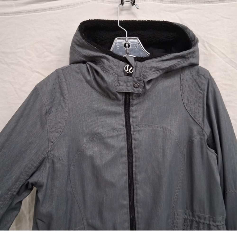 Lululemon jacket - Picture 3 of 8